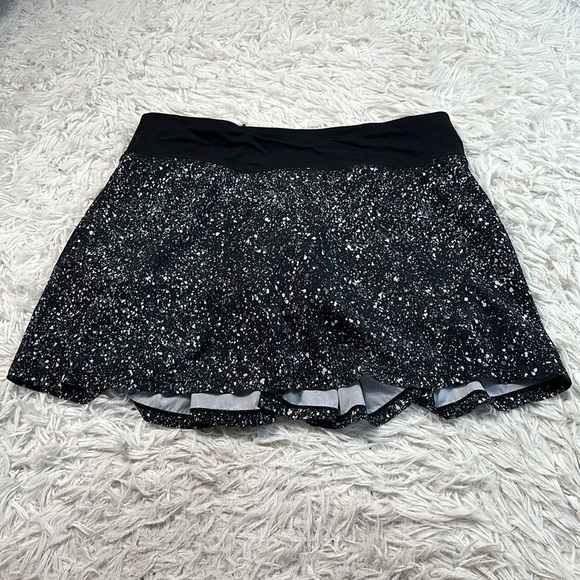 Lululemon Circuit Breaker Skirt (Tall) Splatter White Black / Black - Picture 1 of 7